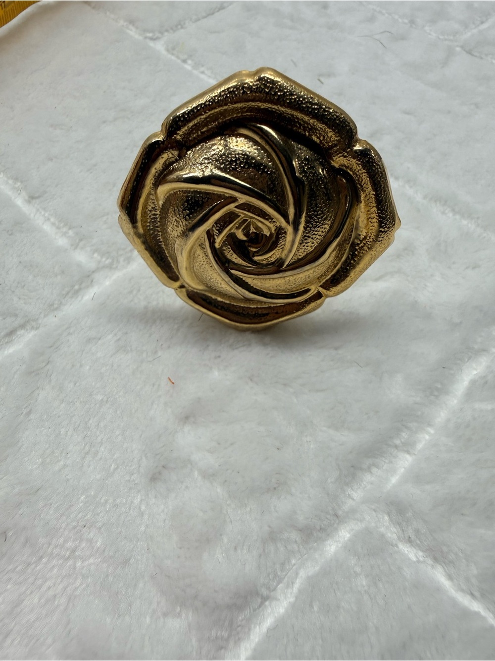 Gold Rose-Shaped Statement Brooch -Tie holder-Women Accessories little wear fade
